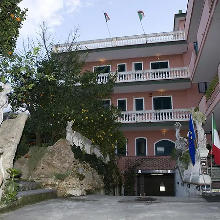 Sottovento Ξενοδοχείο 3*